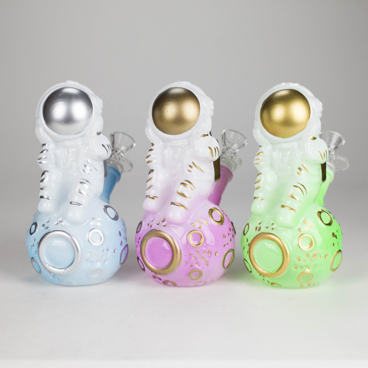 7" 3D Astronaut Glass Bong – Space Inspired Water Pipe